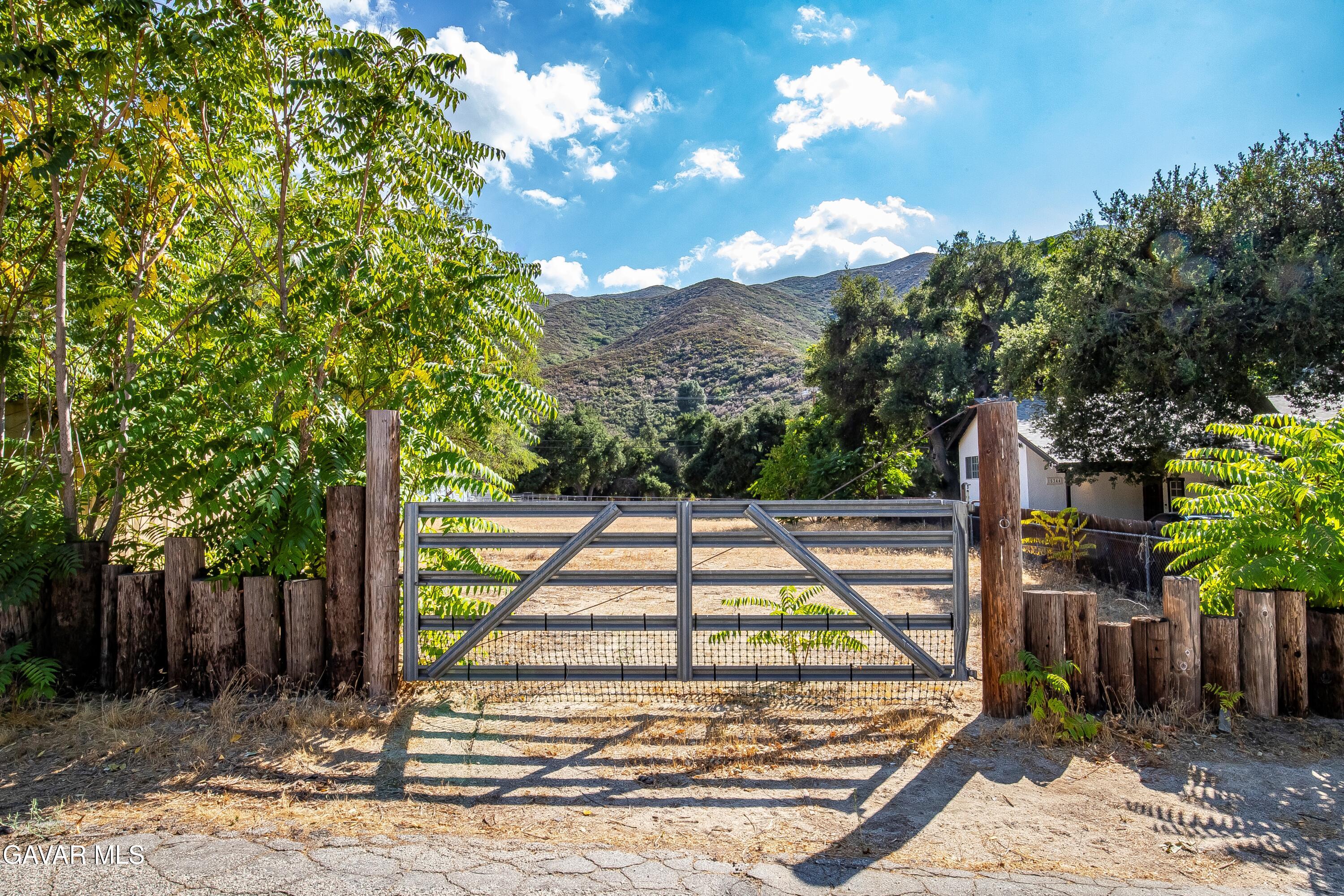 Spunky Canyon Rd Green Valley Green Valley, CA 91390 - Photo 32 of 46 a view of a backyard