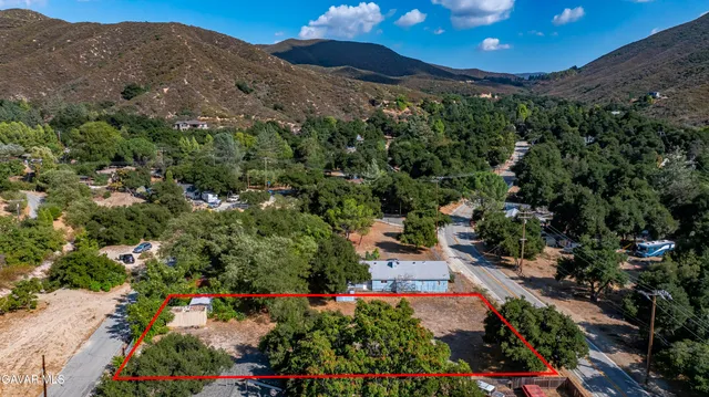 an aerial view of a yard