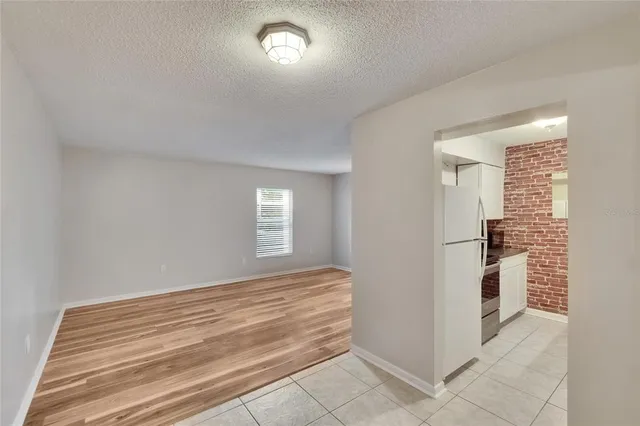 a view of empty room with window