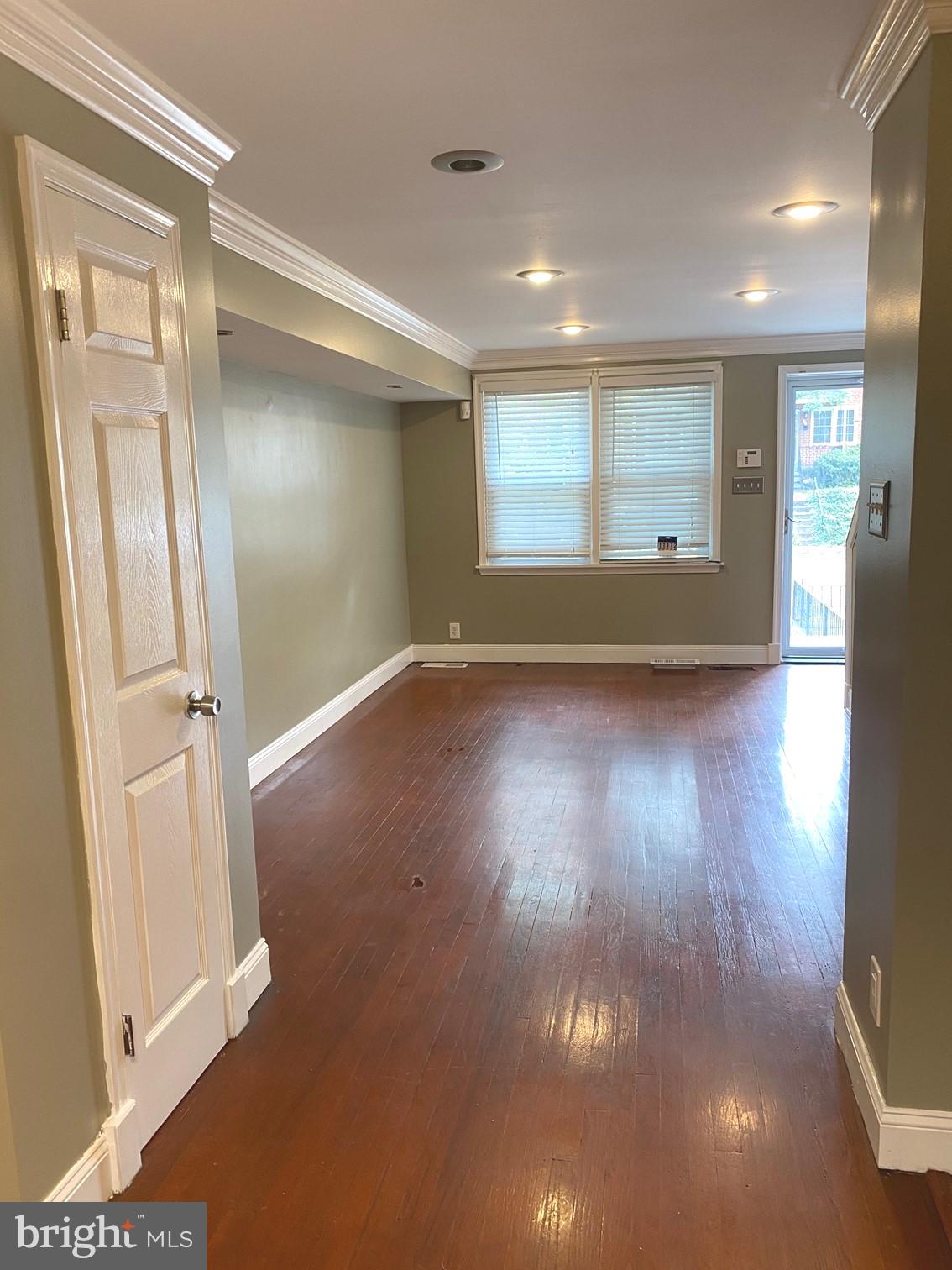 3710 Clarenell Road Baltimore, MD 21229 - Photo 3 of 14 Gallery Image 3