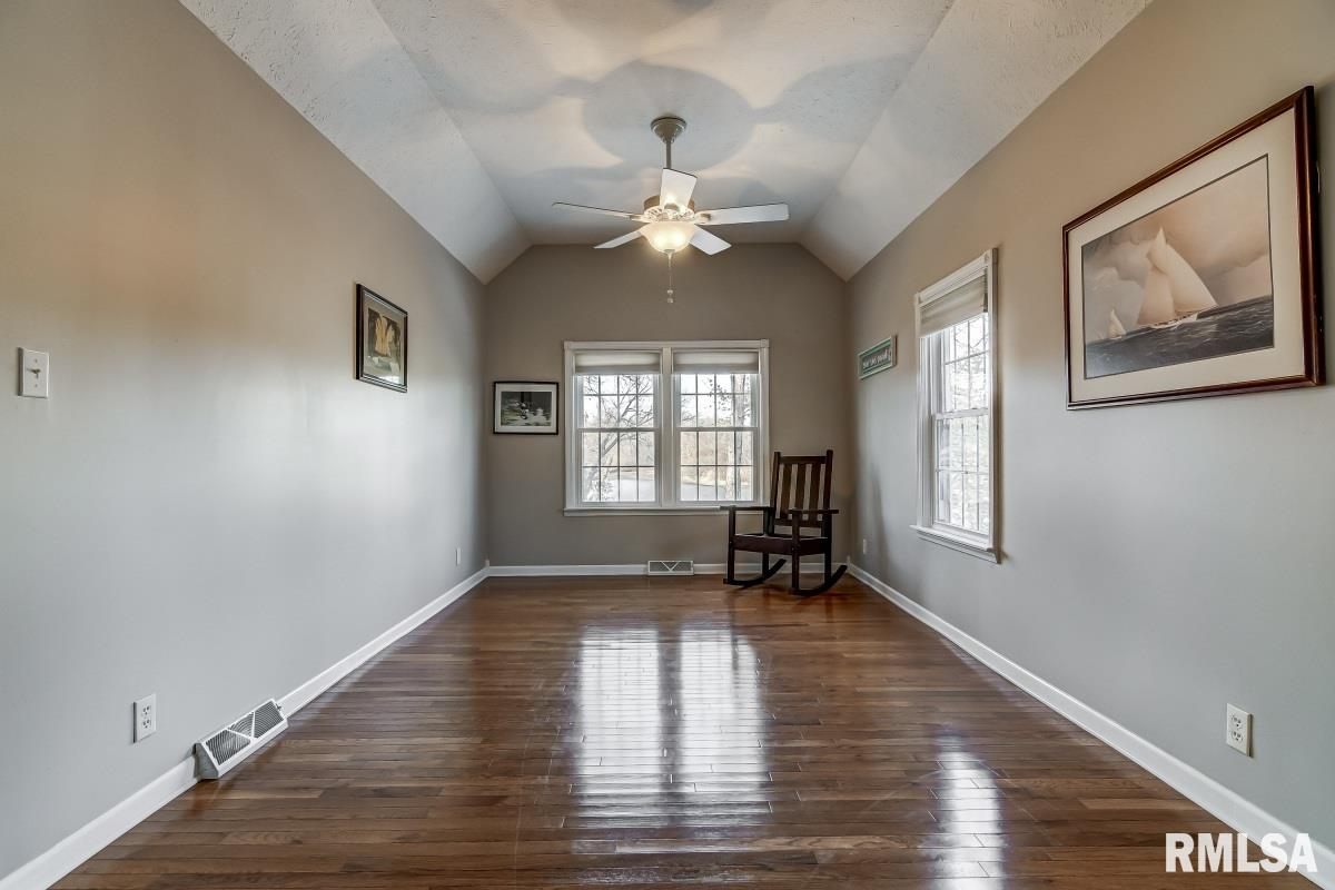 5 West Hazel Dell Lane Springfield, IL 62703 - Photo 6 of 49 Gallery Image 6