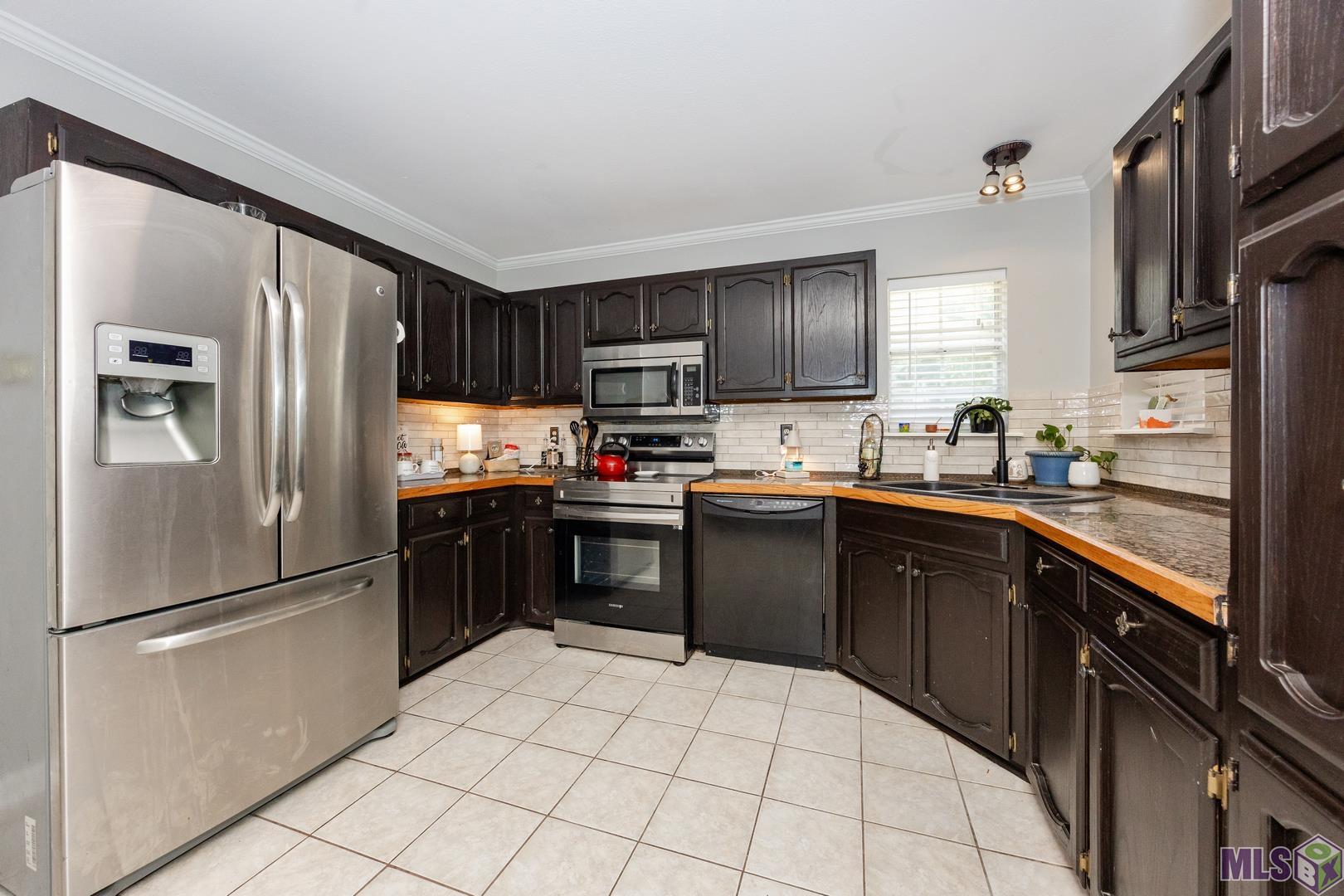17139 Kinchen Road Livingston, LA 70754 - Photo 4 of 27