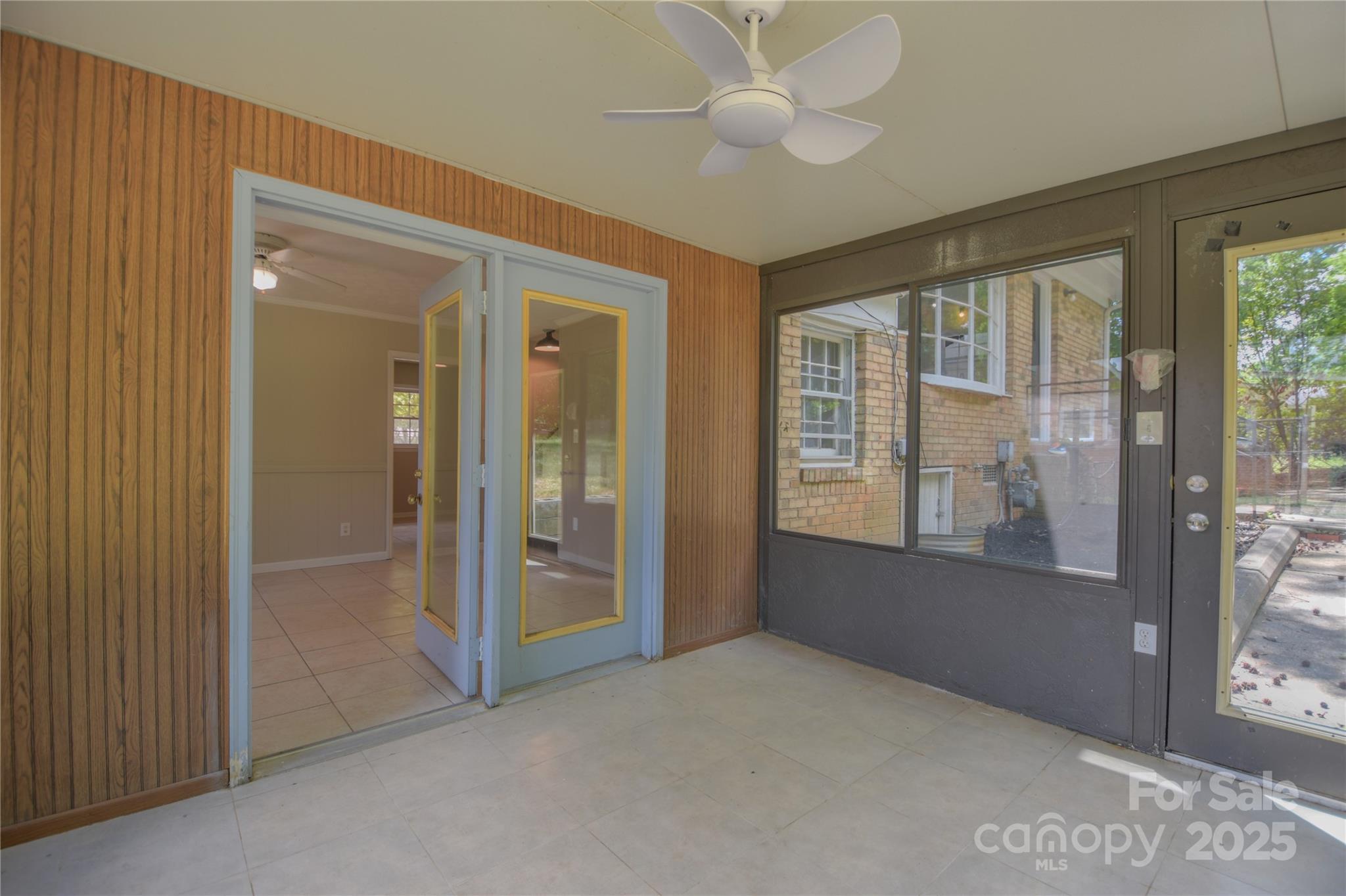 6921 Idlewild Road Charlotte, NC 28212 - Photo 24 of 29 an empty room with windows and closet