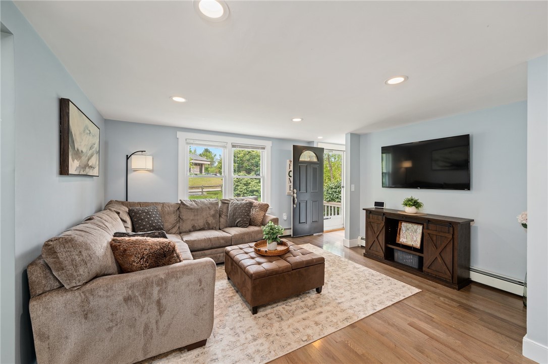 283 Old County Road Smithfield, RI 02917 - Photo 12 of 38