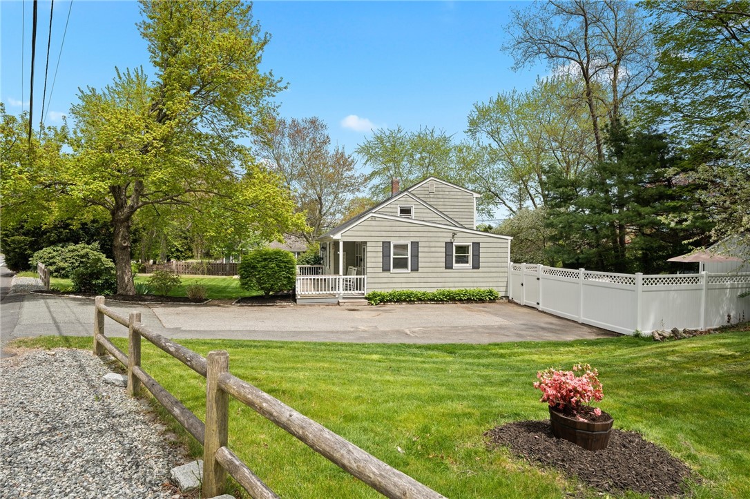 283 Old County Road Smithfield, RI 02917 - Photo 3 of 38