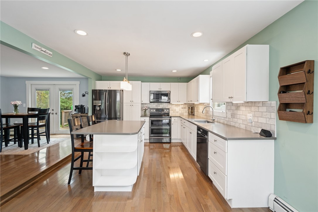 283 Old County Road Smithfield, RI 02917 - Photo 6 of 38