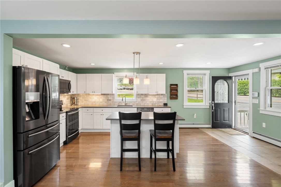 283 Old County Road Smithfield, RI 02917 - Photo 9 of 38