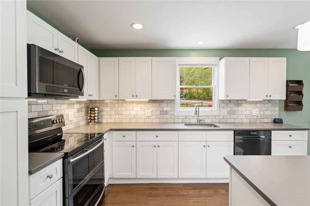 283 Old County Road Smithfield, RI 02917 - Photo 10 of 38