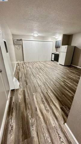 a bed room with a bed