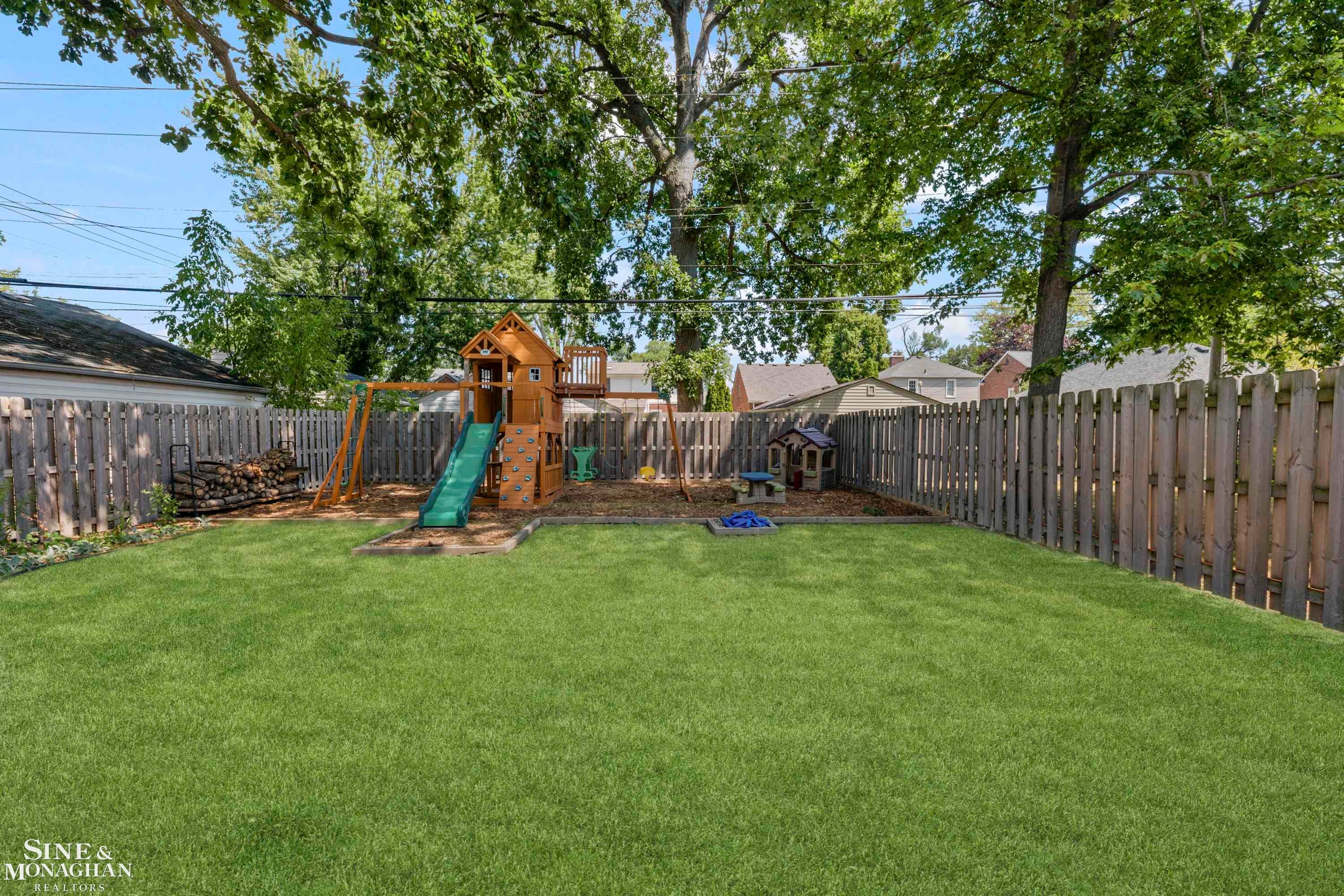 1648 Hampton Road Grosse Pointe Woods, MI 48236 - Photo 50 of 57
