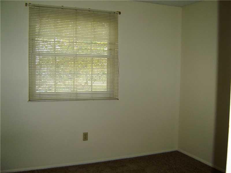 532 Partridge Run Road Gibsonia, PA 15044 - Photo 11 of 19 Bedroom. Front middle bedroom