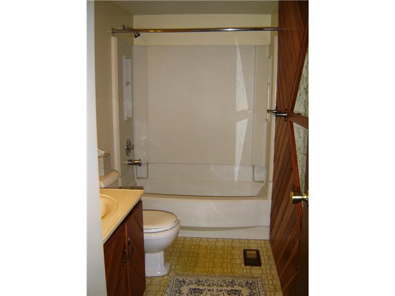 532 Partridge Run Road Gibsonia, PA 15044 - Photo 12 of 19 Full Bath.