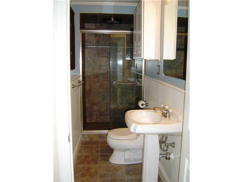 532 Partridge Run Road Gibsonia, PA 15044 - Photo 15 of 19 Full Bath. Lower level bath with walk in ceramic shower