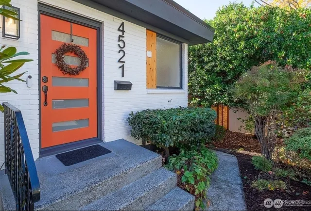 $1,425,000 | 4521 Southwest Henderson Street, Seattle, WA 98136