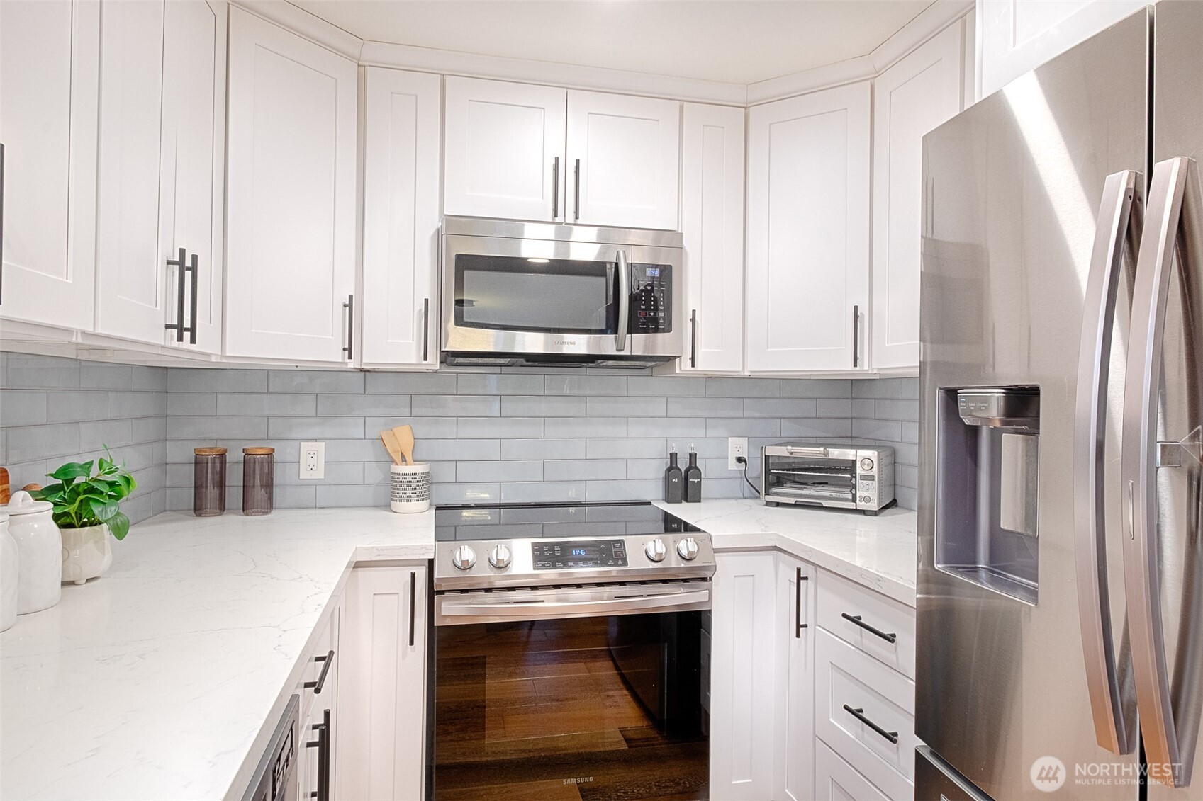 4521 Southwest Henderson Street Seattle, WA 98136 - Photo 13 of 40