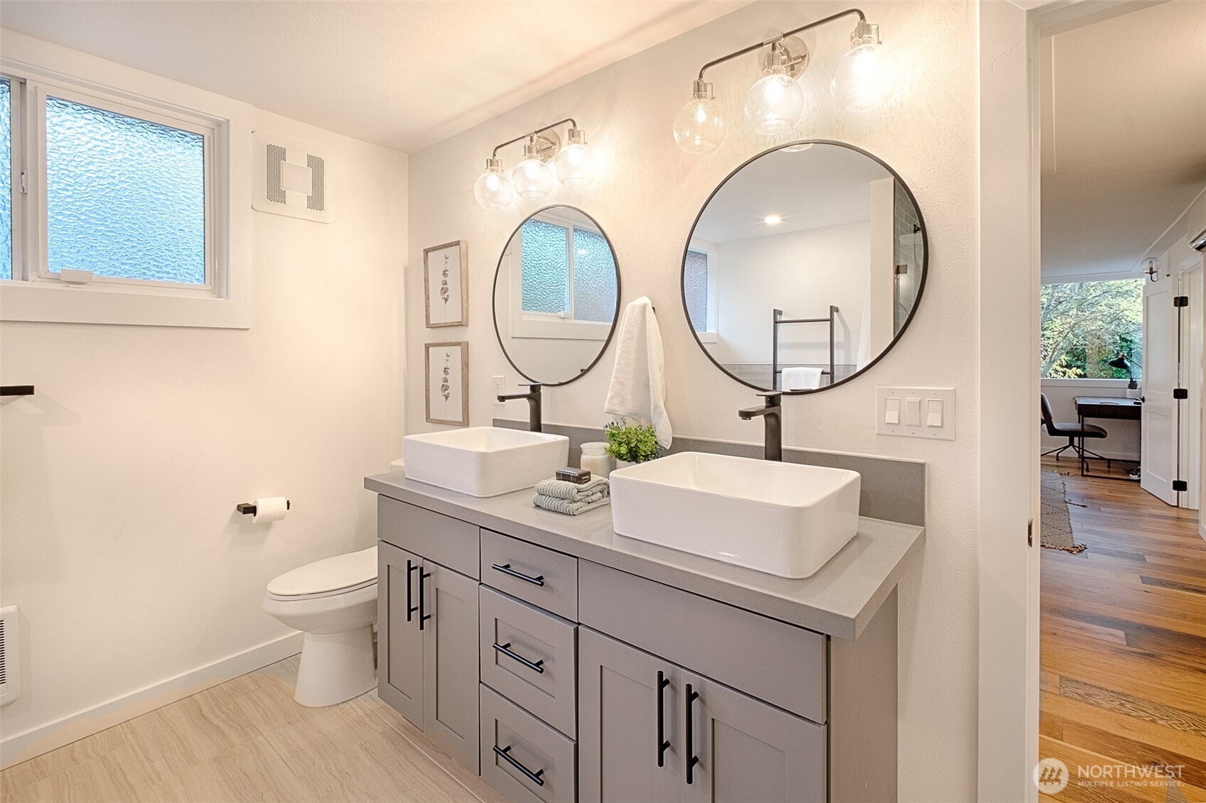 4521 Southwest Henderson Street Seattle, WA 98136 - Photo 19 of 40