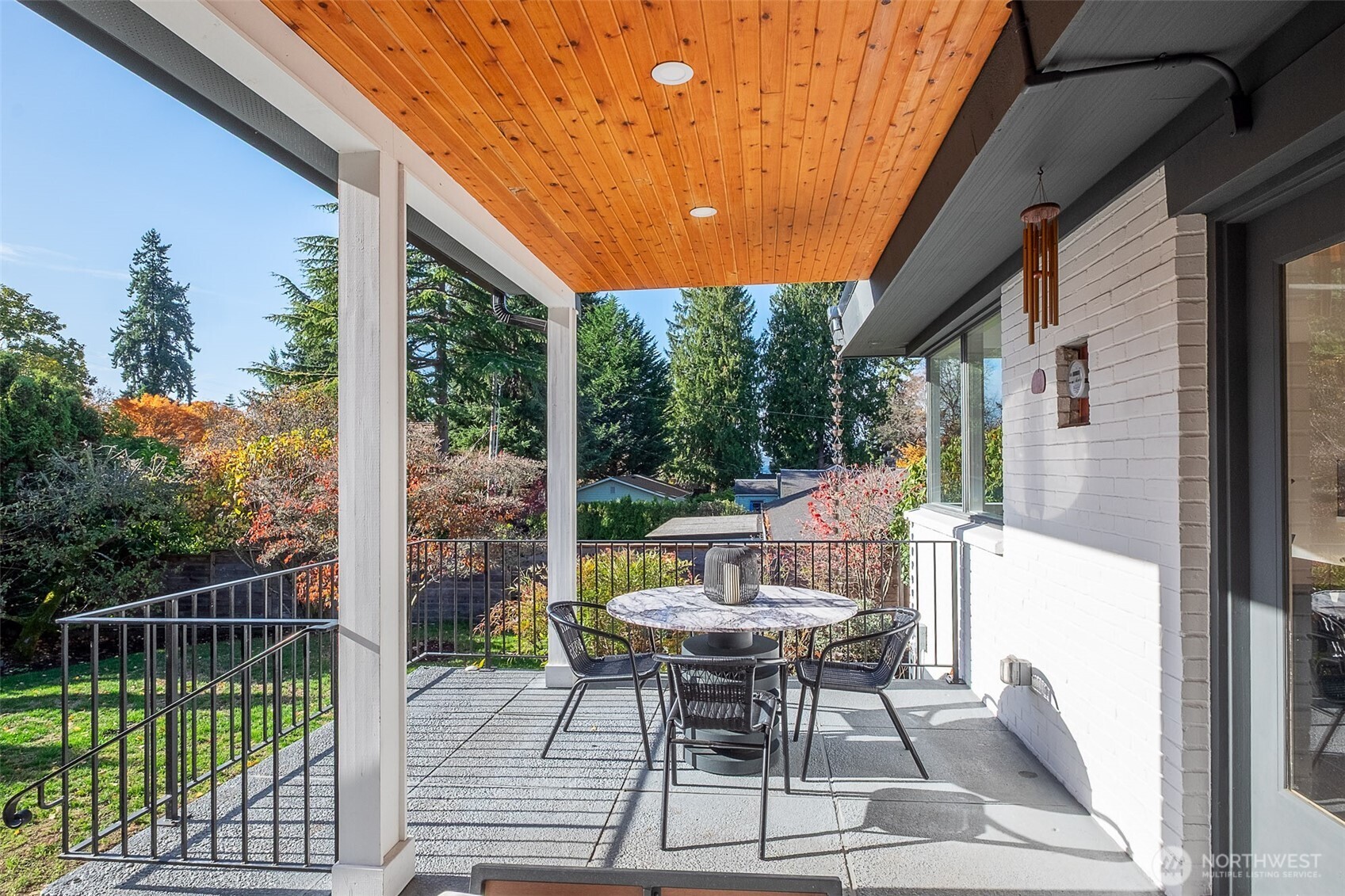 4521 Southwest Henderson Street Seattle, WA 98136 - Photo 28 of 40