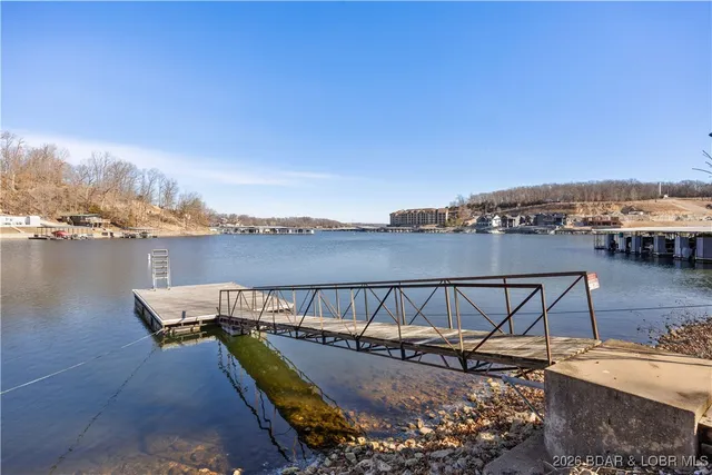 $384,500 | 1089 Buckingham Drive, Unit 1, Camdenton, MO 65020