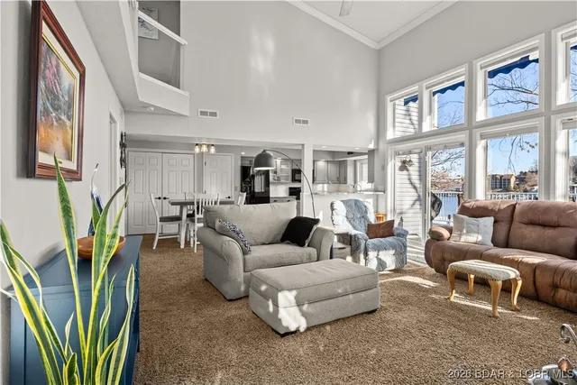 $384,500 | 1089 Buckingham Drive, Unit 1, Camdenton, MO 65020