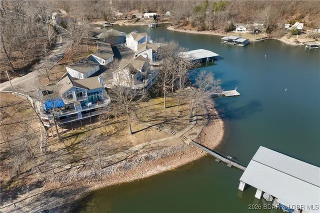 $384,500 | 1089 Buckingham Drive, Unit 1, Camdenton, MO 65020