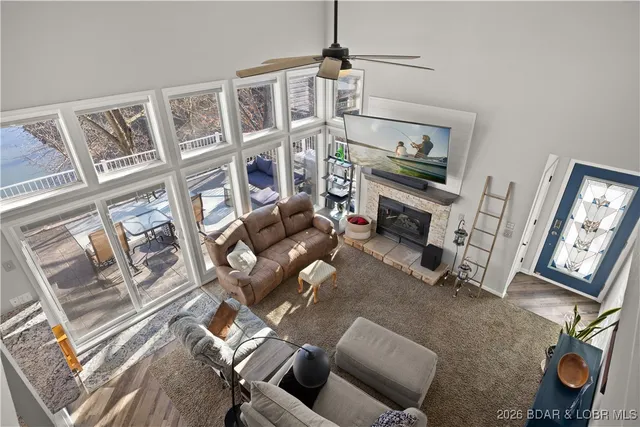 $384,500 | 1089 Buckingham Drive, Unit 1, Camdenton, MO 65020