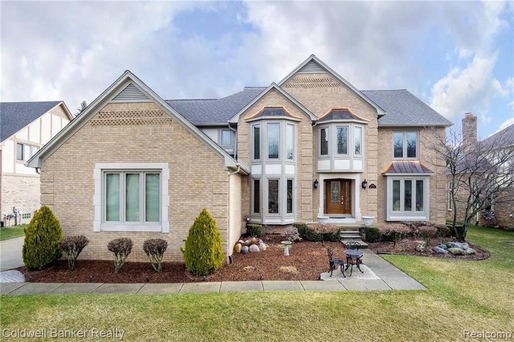 3736 Newcastle Drive Rochester Hills, MI 48306 - Photo 1 of 40