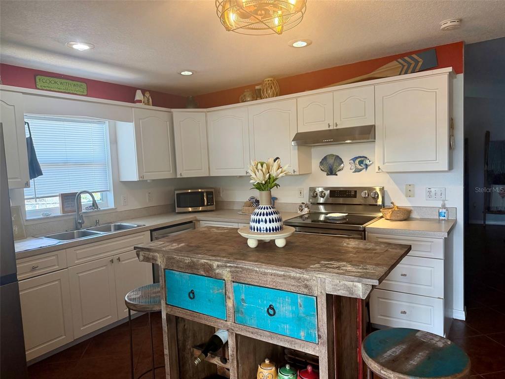 107 Douglas Street Edgewater, FL 32141 - Photo 5 of 40