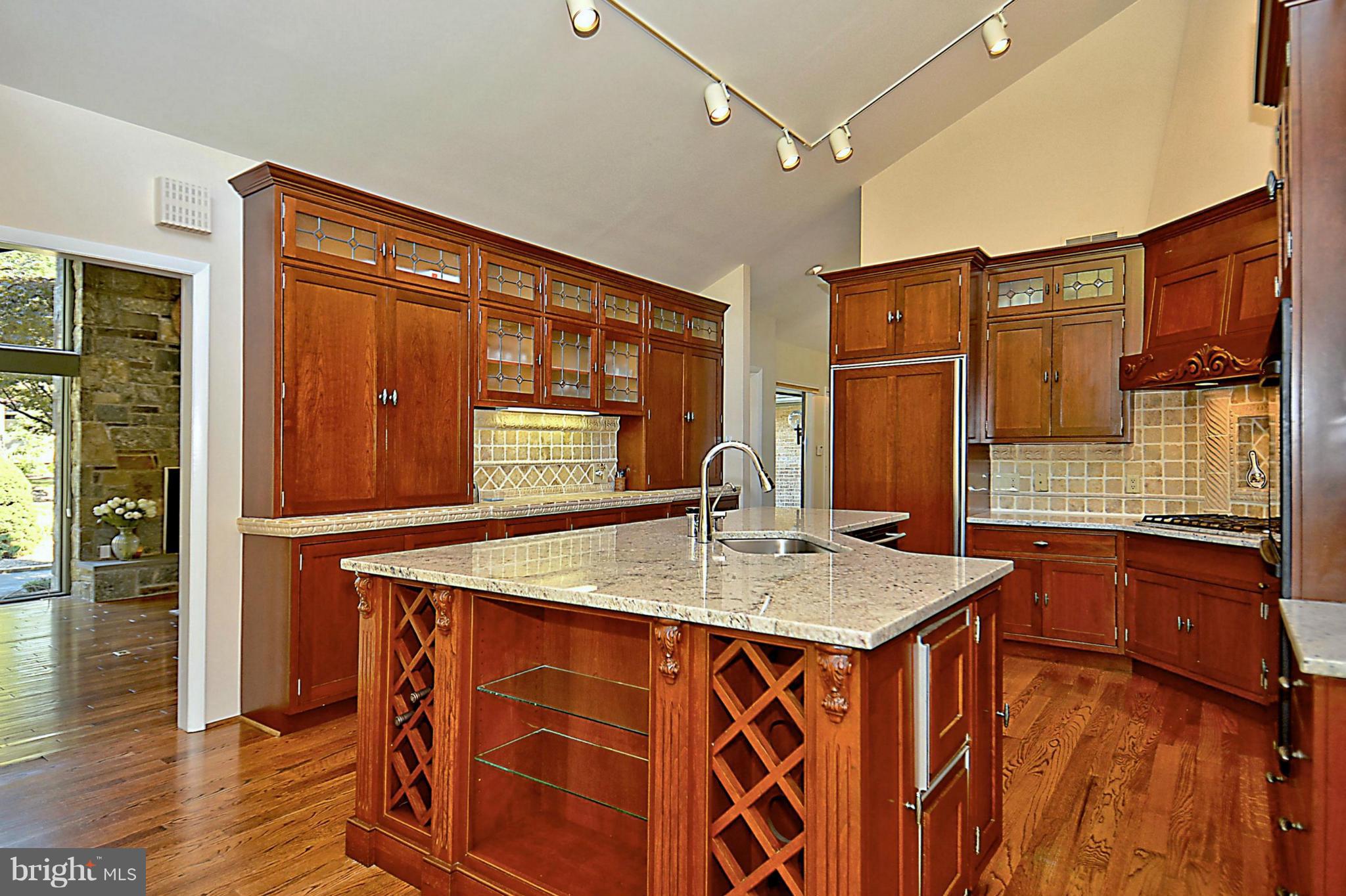 10020 Ormond Road Potomac, MD 20854 - Photo 10 of 30 Chef's Kitchen has Granite Counter Tops