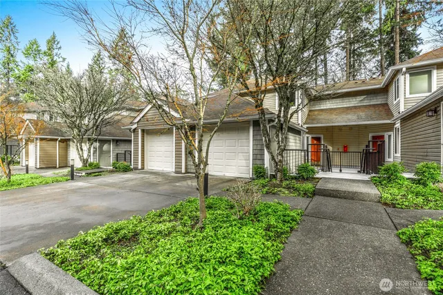 $364,900 | 5000 Northwest Village Park Drive, Unit B112, Issaquah, WA 98027