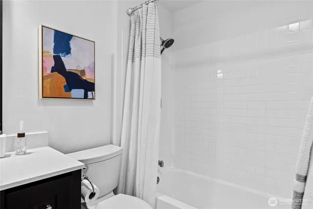 $364,900 | 5000 Northwest Village Park Drive, Unit B112, Issaquah, WA 98027