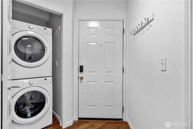 $364,900 | 5000 Northwest Village Park Drive, Unit B112, Issaquah, WA 98027