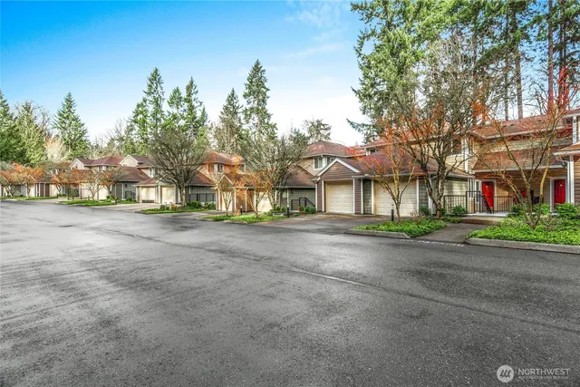 $364,900 | 5000 Northwest Village Park Drive, Unit B112, Issaquah, WA 98027