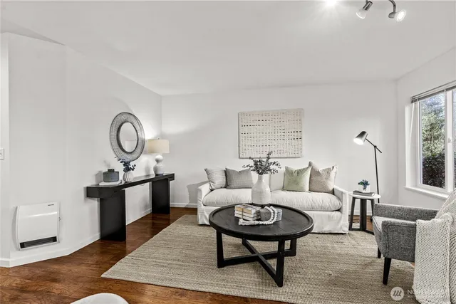 $364,900 | 5000 Northwest Village Park Drive, Unit B112, Issaquah, WA 98027