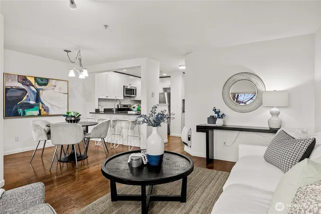 $364,900 | 5000 Northwest Village Park Drive, Unit B112, Issaquah, WA 98027