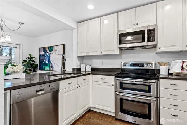 $364,900 | 5000 Northwest Village Park Drive, Unit B112, Issaquah, WA 98027