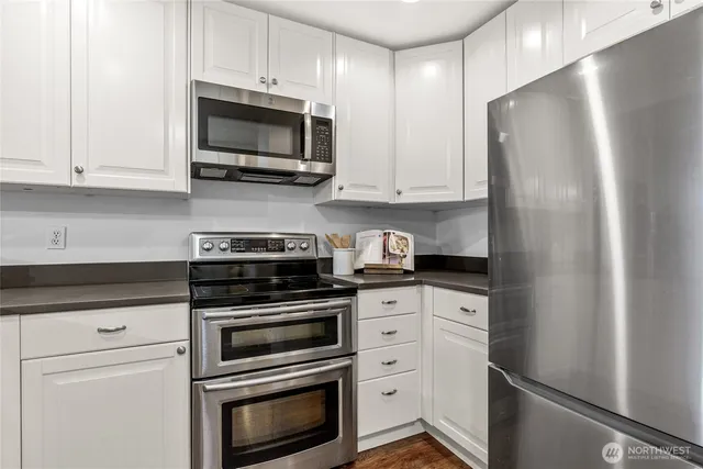 $364,900 | 5000 Northwest Village Park Drive, Unit B112, Issaquah, WA 98027