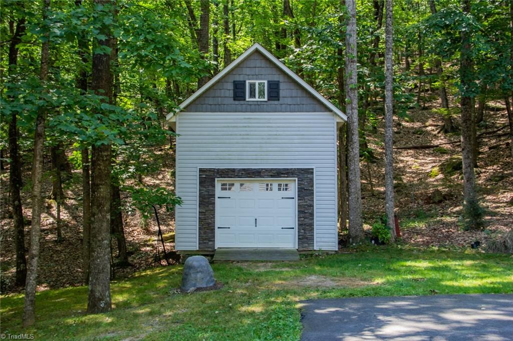 11328 Longbottom Road Traphill, NC 28685 - Photo 5 of 50 Gallery Image 5