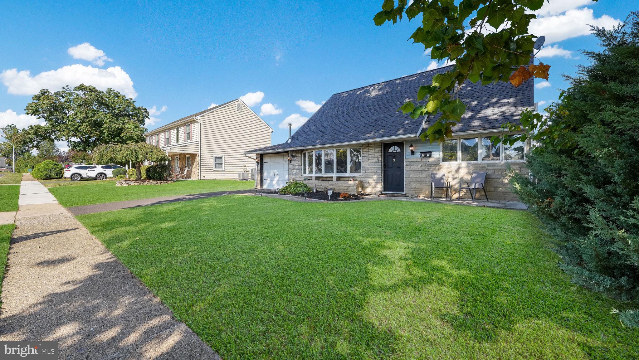 21 Canary Road Levittown, PA 19057 - Photo 2 of 33