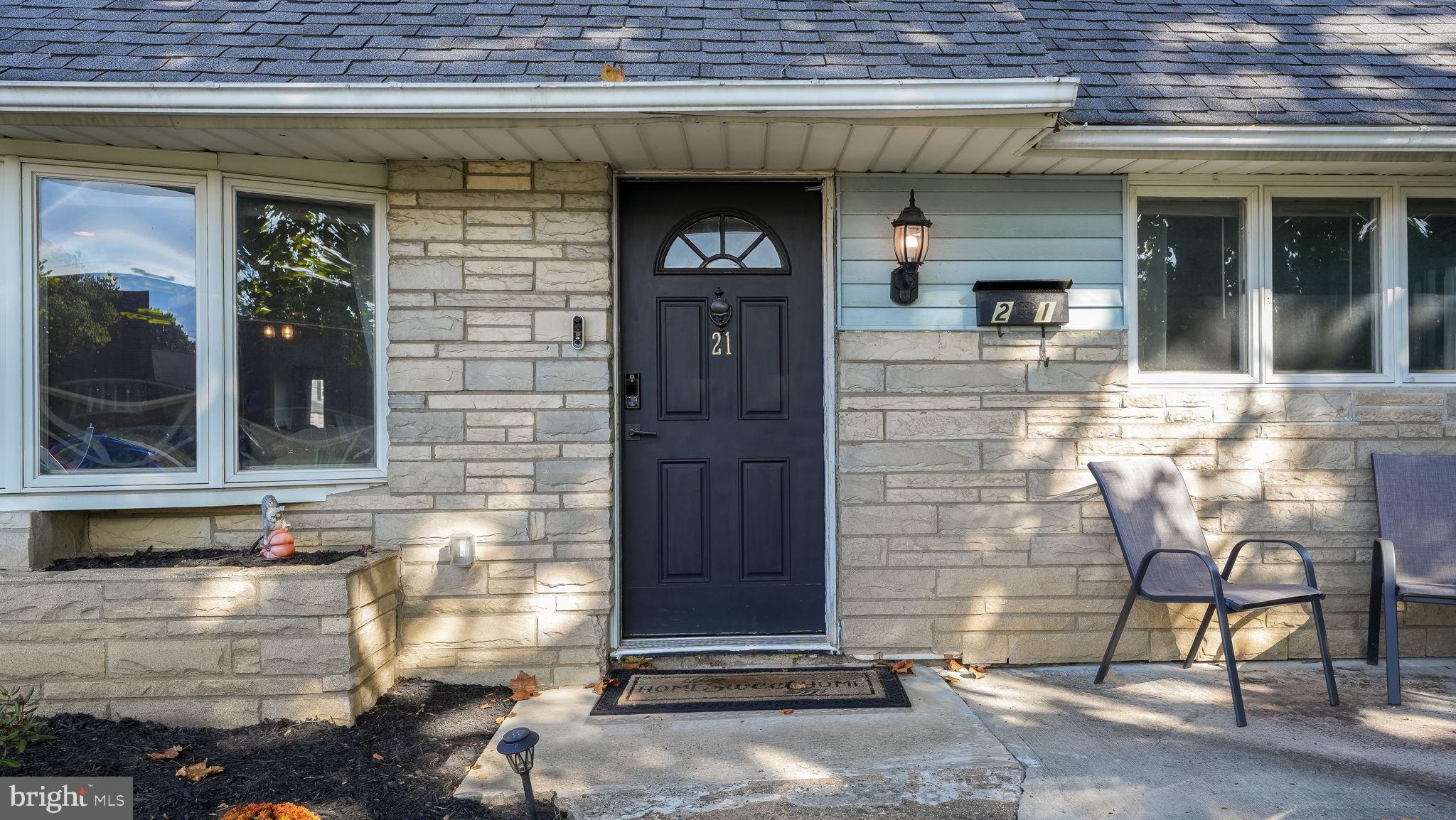21 Canary Road Levittown, PA 19057 - Photo 3 of 33