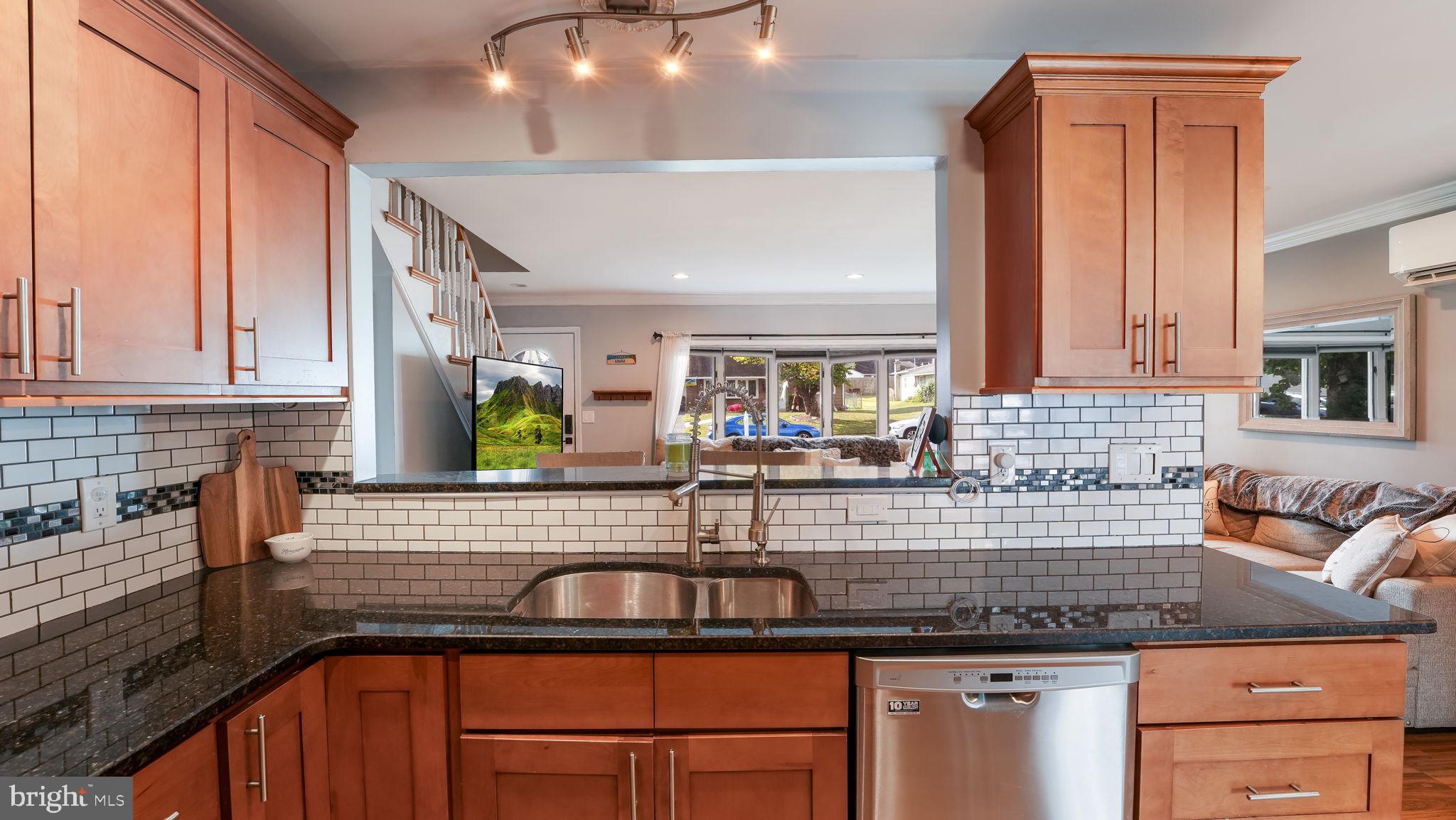 21 Canary Road Levittown, PA 19057 - Photo 9 of 33