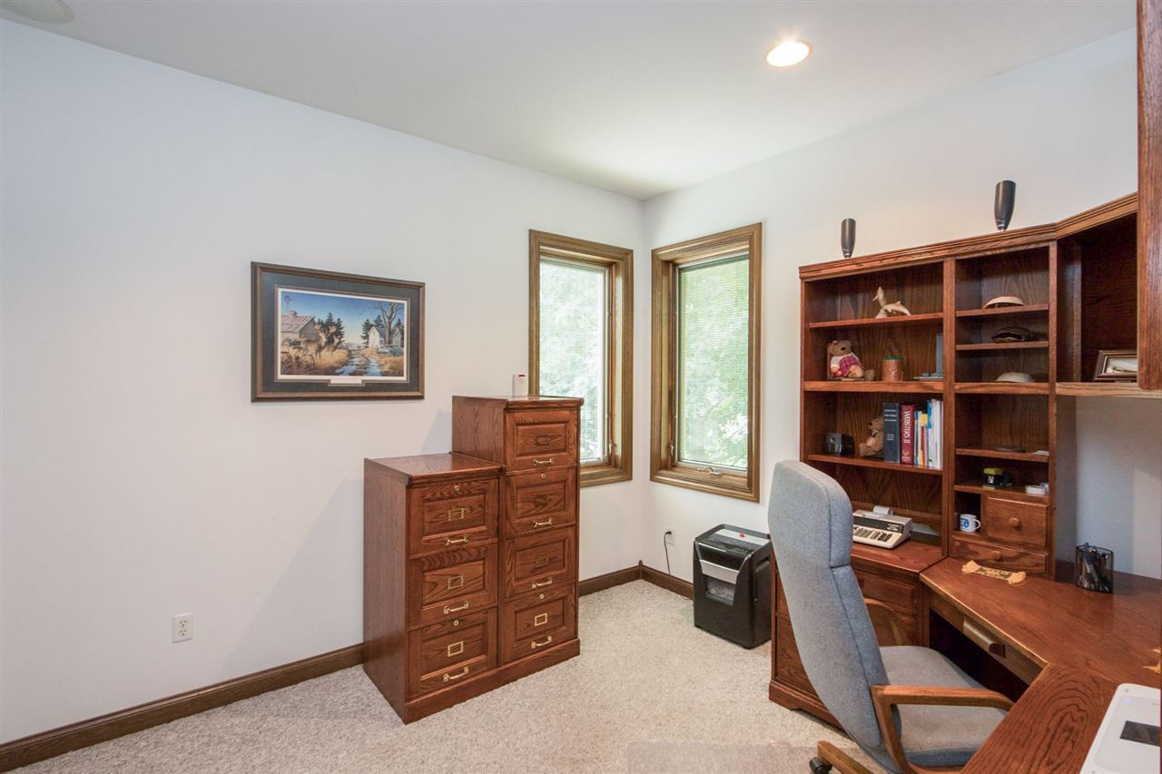 1477 Seneca Road Northwest Swisher, IA 52338 - Photo 14 of 42 Gallery Image 14