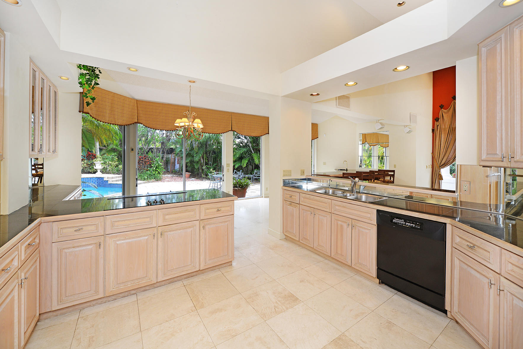 21730 Frontenac Court Boca Raton, FL 33433 - Photo 12 of 41 Kitchen