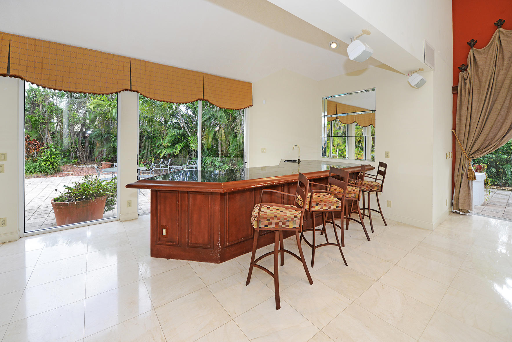 21730 Frontenac Court Boca Raton, FL 33433 - Photo 17 of 41 Bar in Family Room