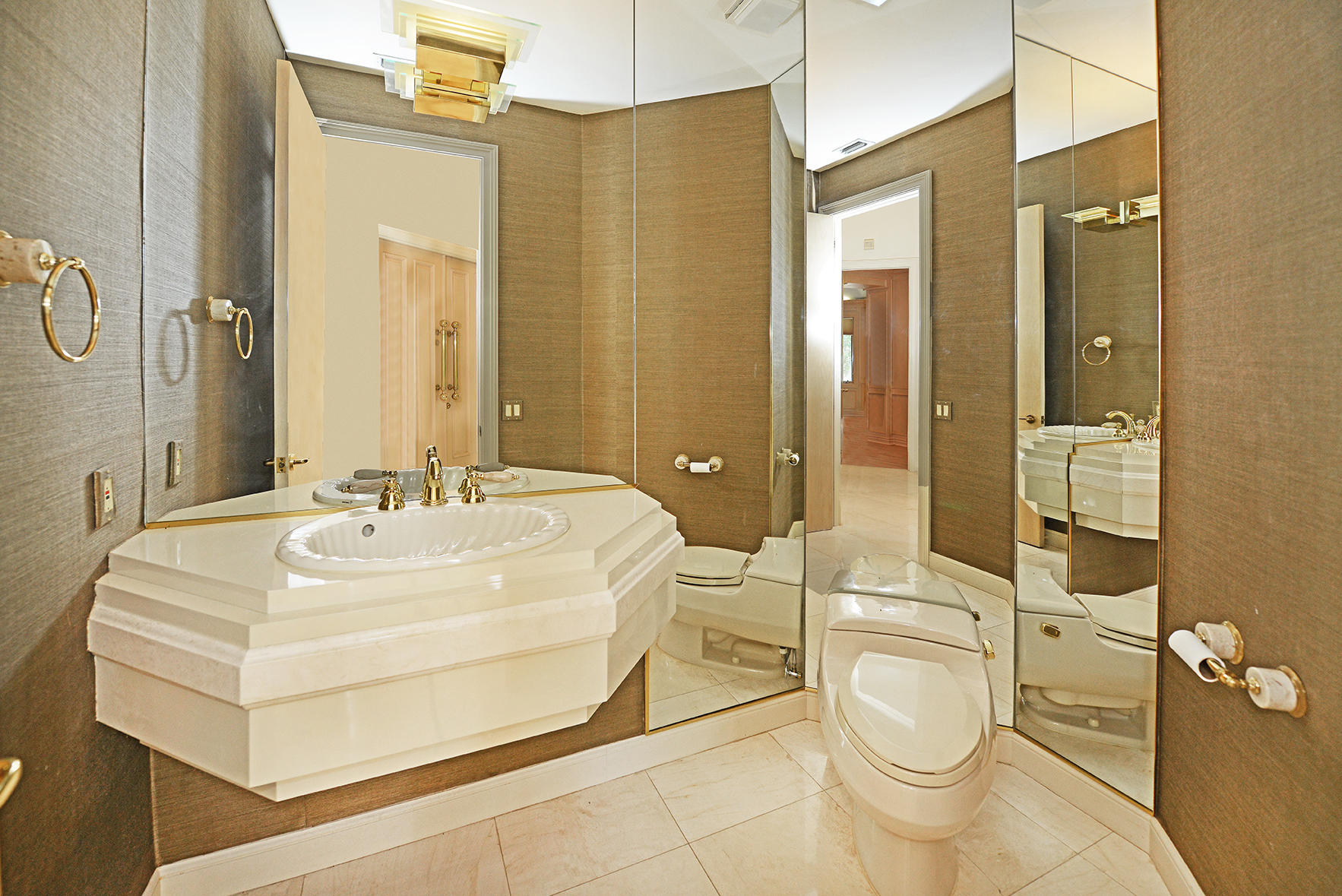 21730 Frontenac Court Boca Raton, FL 33433 - Photo 23 of 41 Powder Room