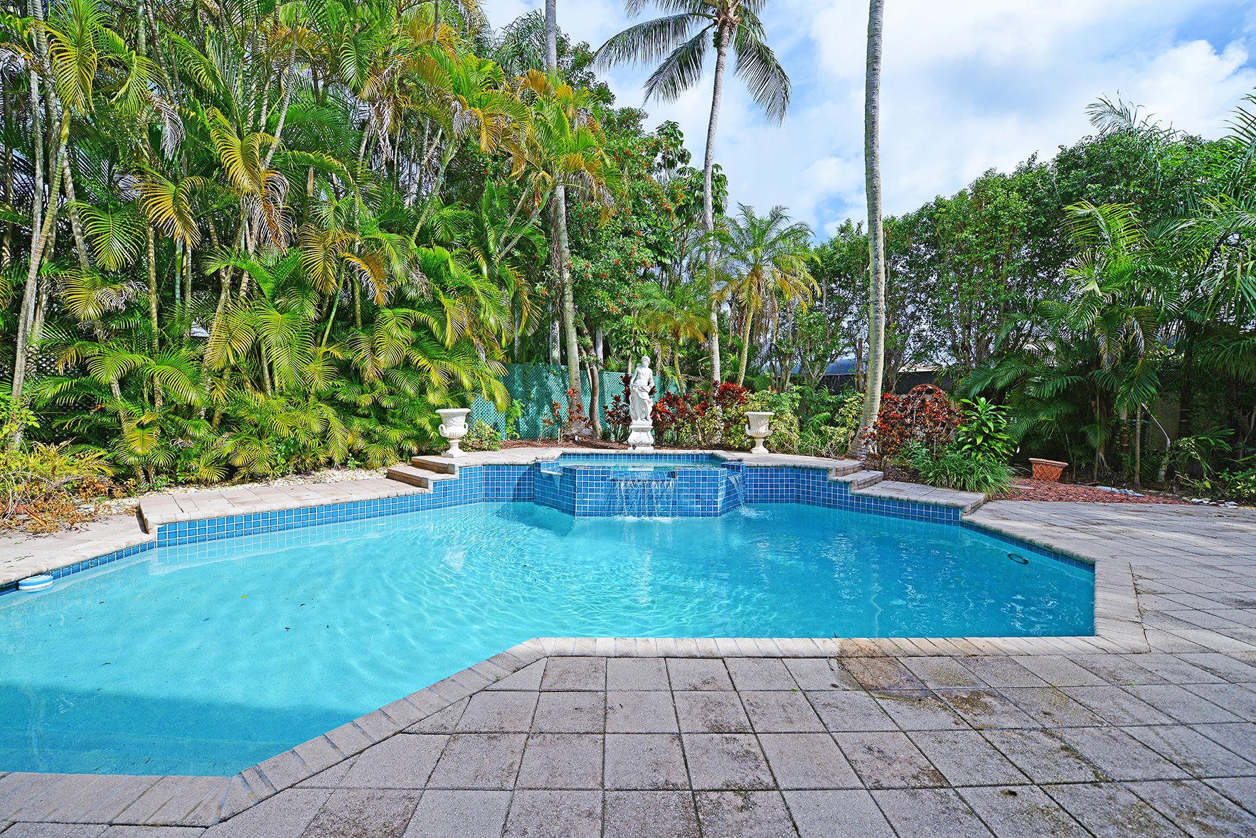 21730 Frontenac Court Boca Raton, FL 33433 - Photo 30 of 41 Private Backyard
