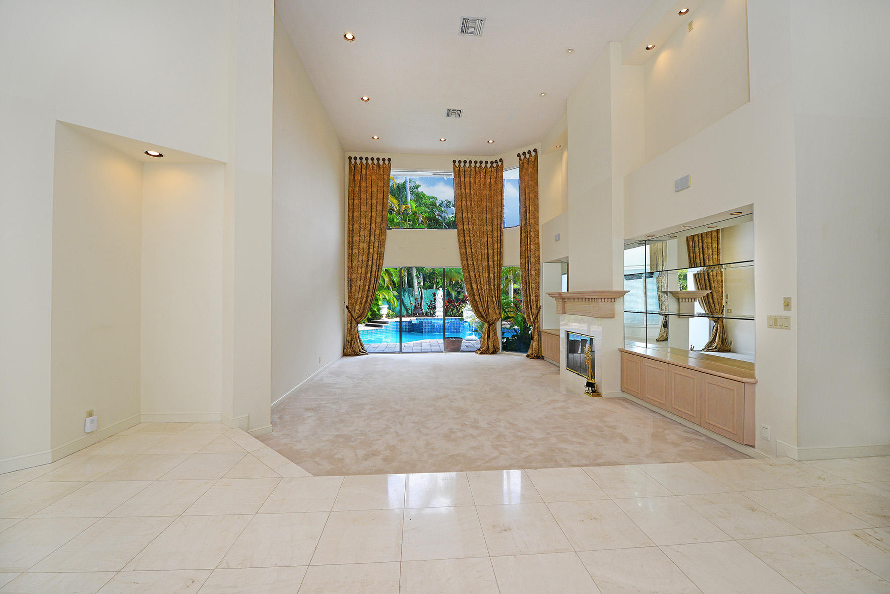 21730 Frontenac Court Boca Raton, FL 33433 - Photo 6 of 41 Entry Foyer