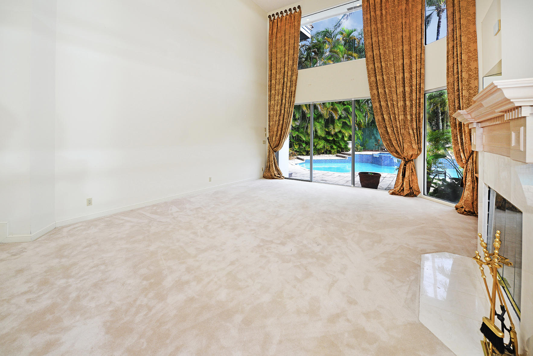 21730 Frontenac Court Boca Raton, FL 33433 - Photo 7 of 41 Living Room