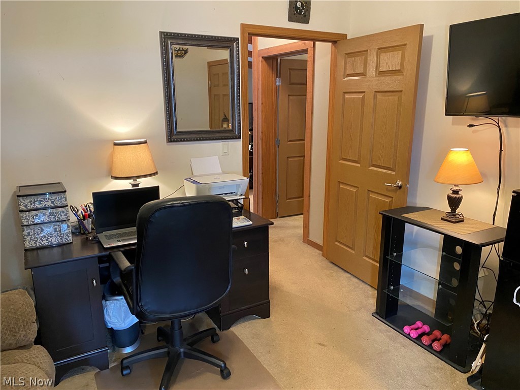 14980 Sprucevale Road East Liverpool, OH 43920 - Photo 15 of 19 View of carpeted office