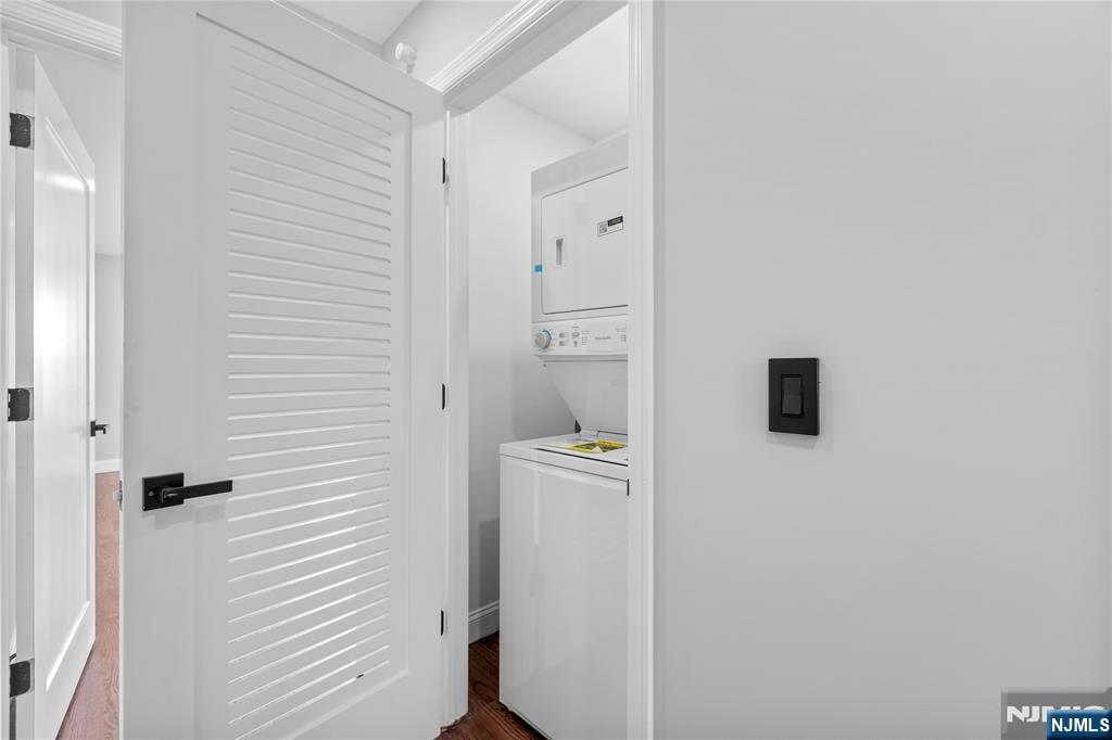 481 15th Avenue Newark, NJ 07103 - Photo 13 of 19 a bathroom with a shower