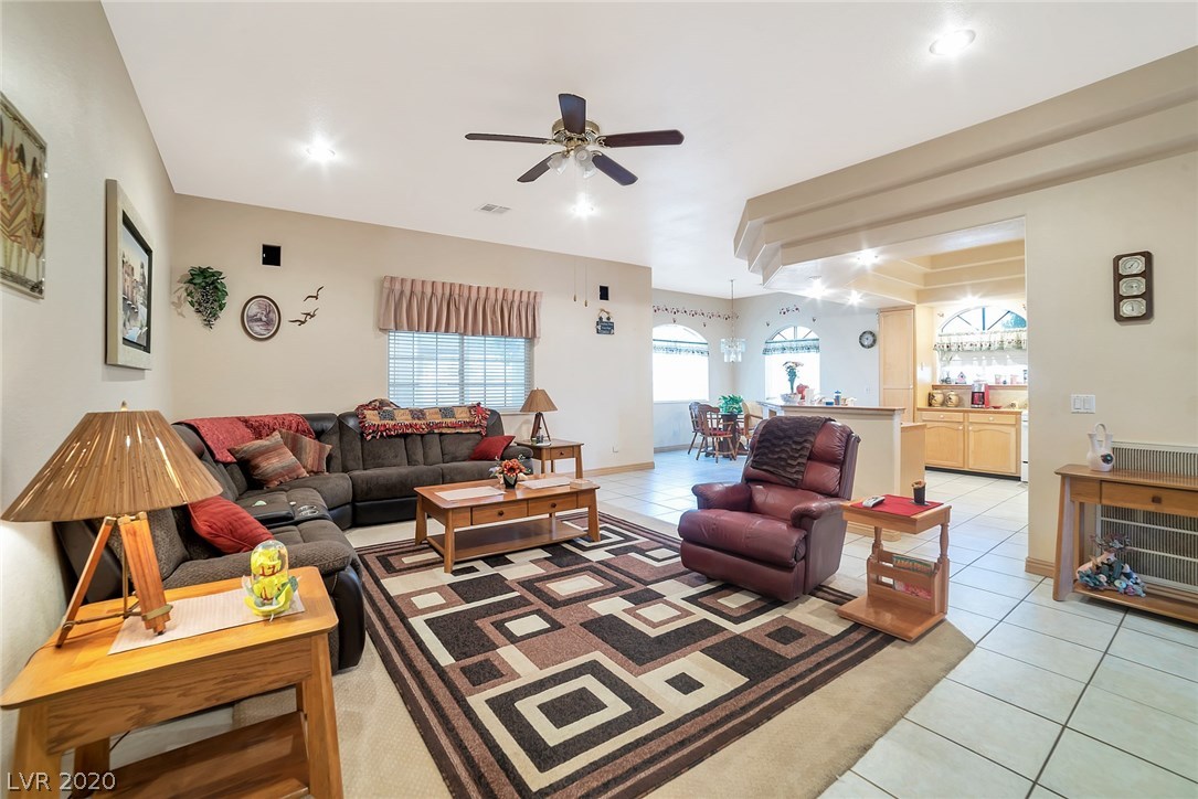 416 North Racetrack Road Henderson, NV 89015 - Photo 10 of 47 Gallery Image 10
